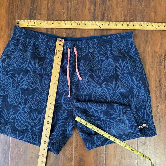 CHUBBIES The Island Hoppers Sherpa Lounger Shorts in Pineapple Navy - Picture 10 of 10